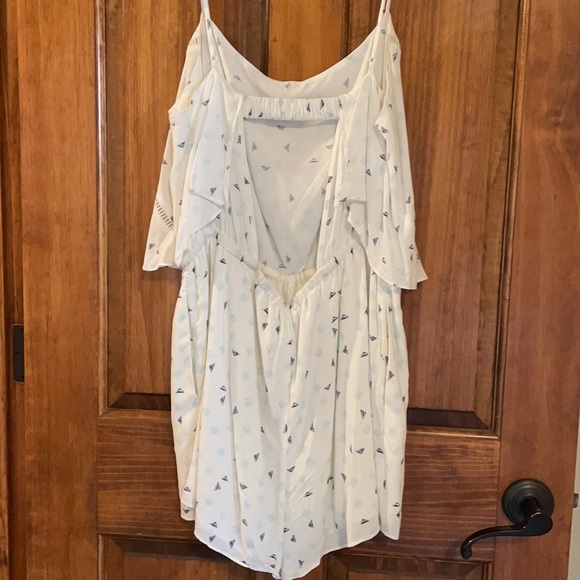 White romper with open back and pockets - Picture 3 of 5